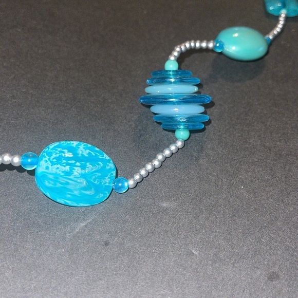 🍀5/$25🍀 Gorgeous unique long vintage necklace blue - Picture 3 of 7